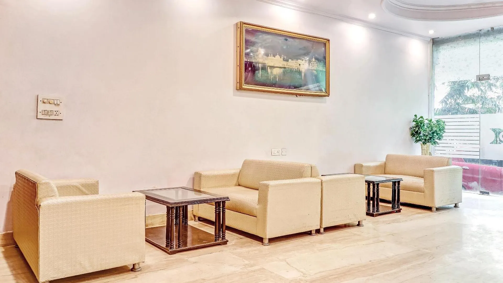 Hotel O Grand Central Дели