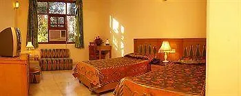 Hotel O Grand Central Дели