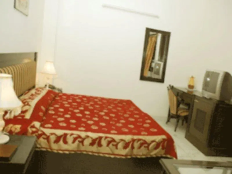 Hotel O Grand Central Дели