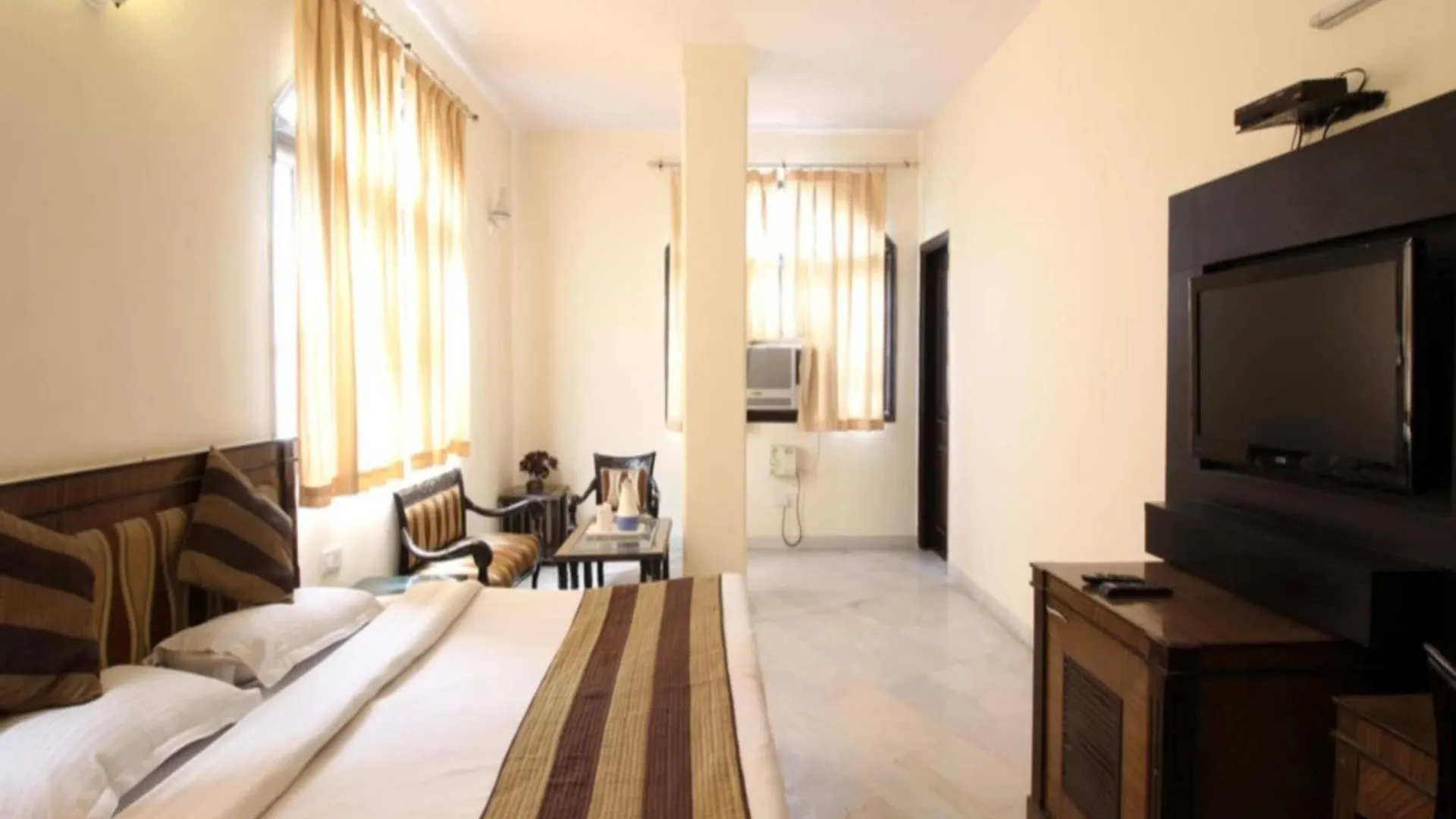 Hotel O Grand Central Дели 3*,  Индия