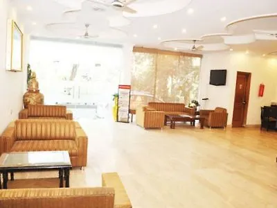 Hotel O Grand Central Дели